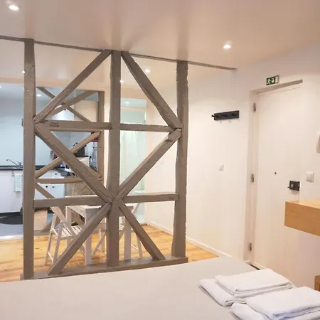 Graca - Between Graca And Alfama